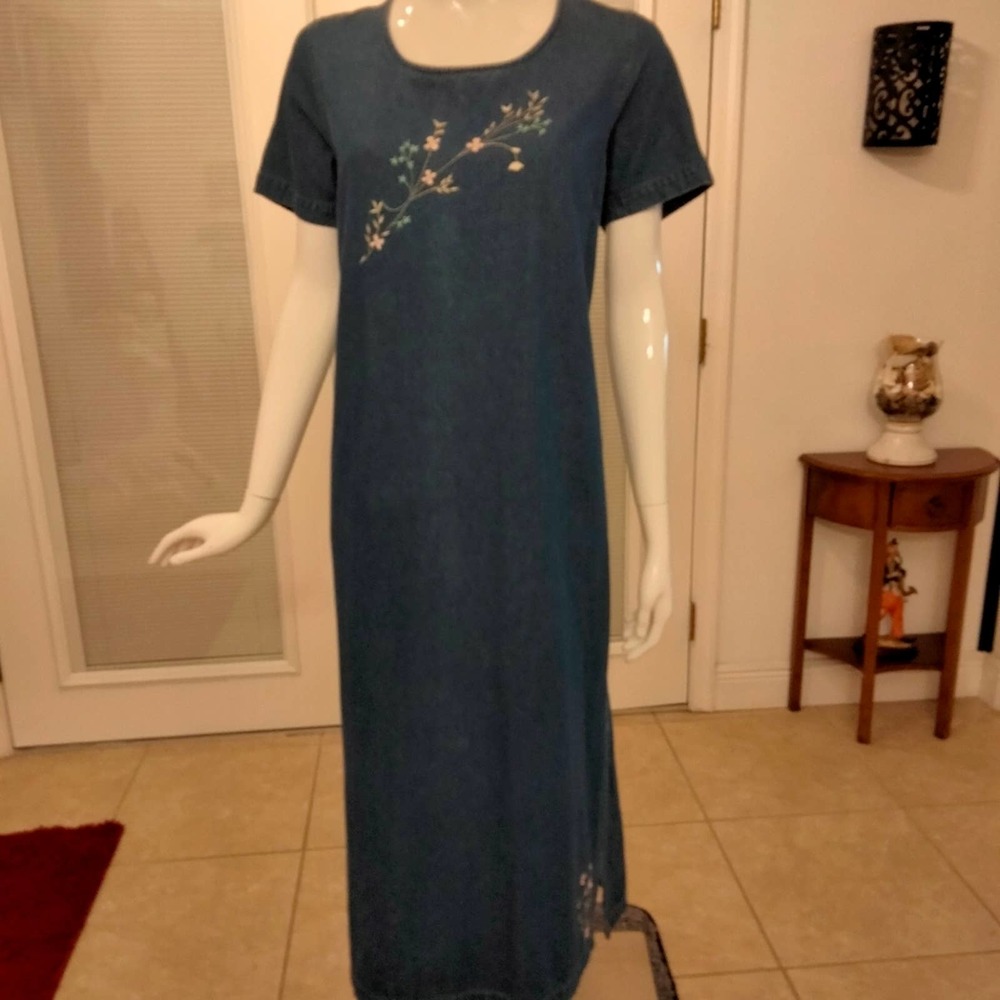 Vnt Blue J long embroidered denim dress